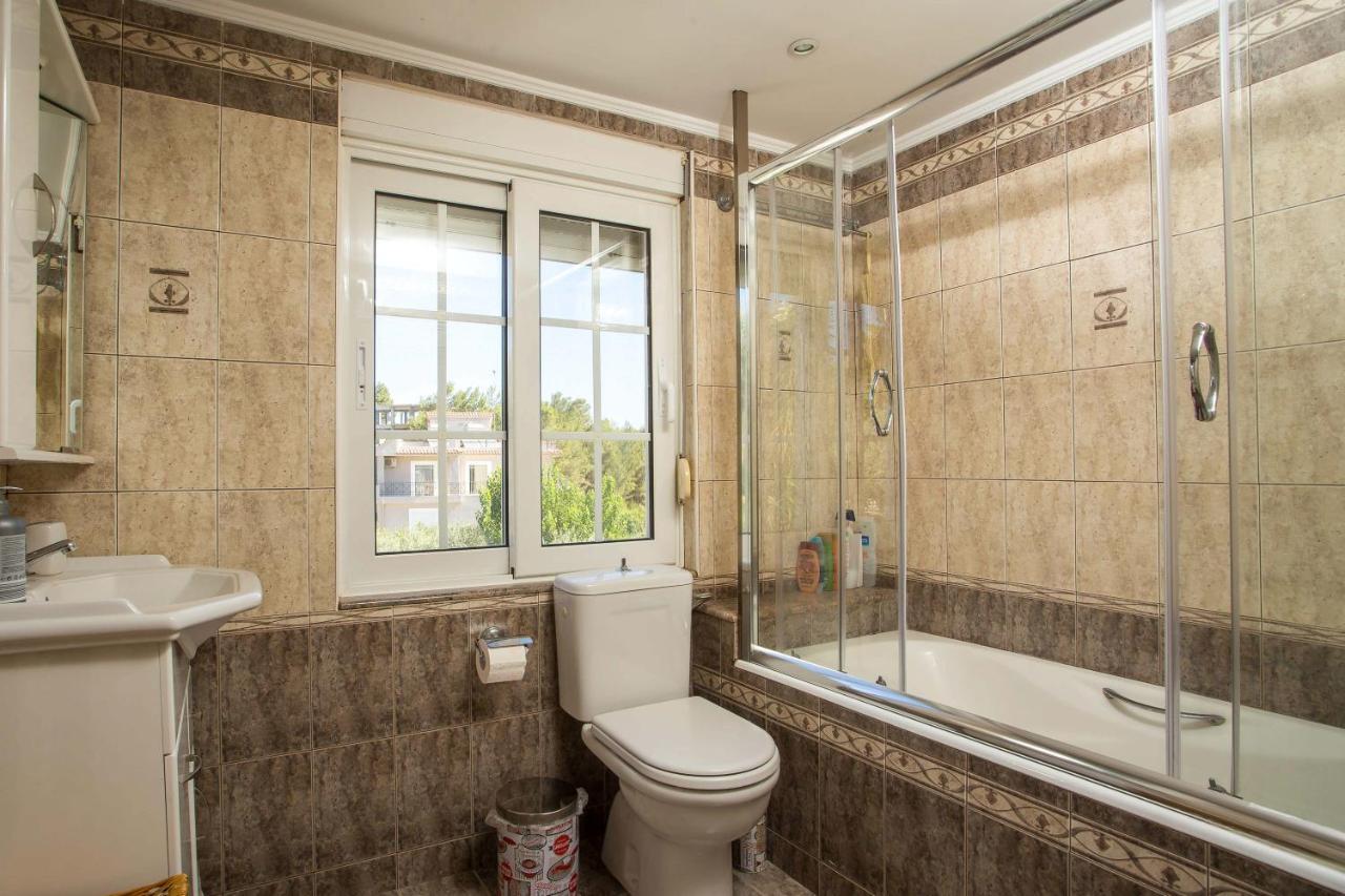 Athina's With Heated Pool Villa