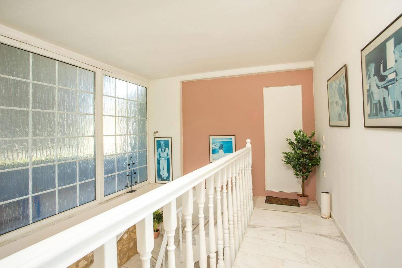 Athina's With Heated Pool Villa *