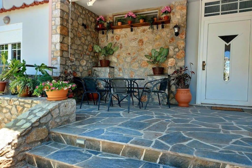 Athina's With Heated Pool *