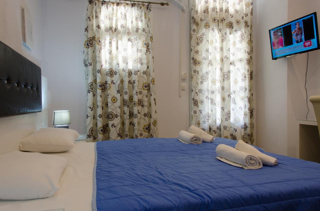Polykratis Skiathos Town