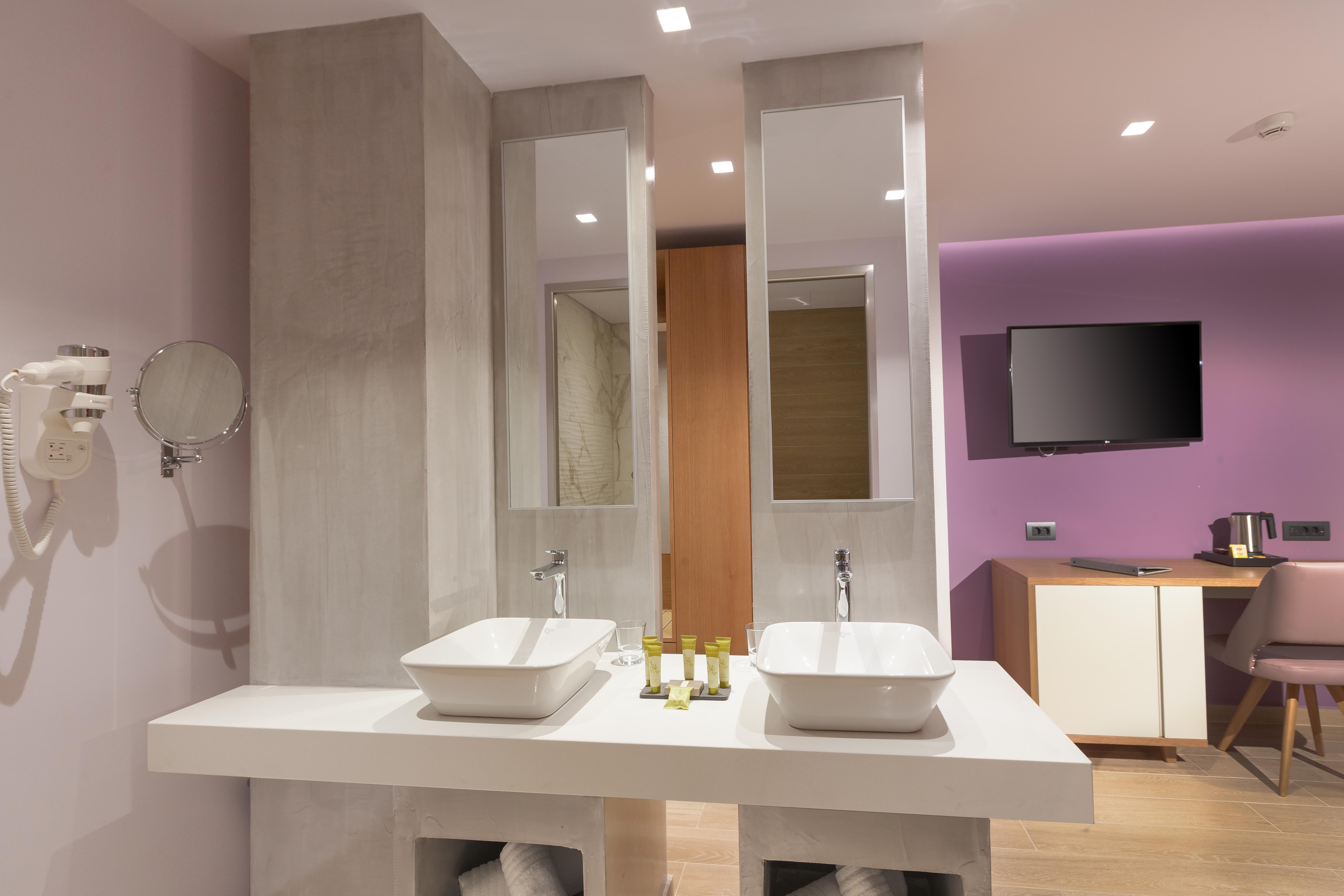 Hotel Blue Lagoon 4*