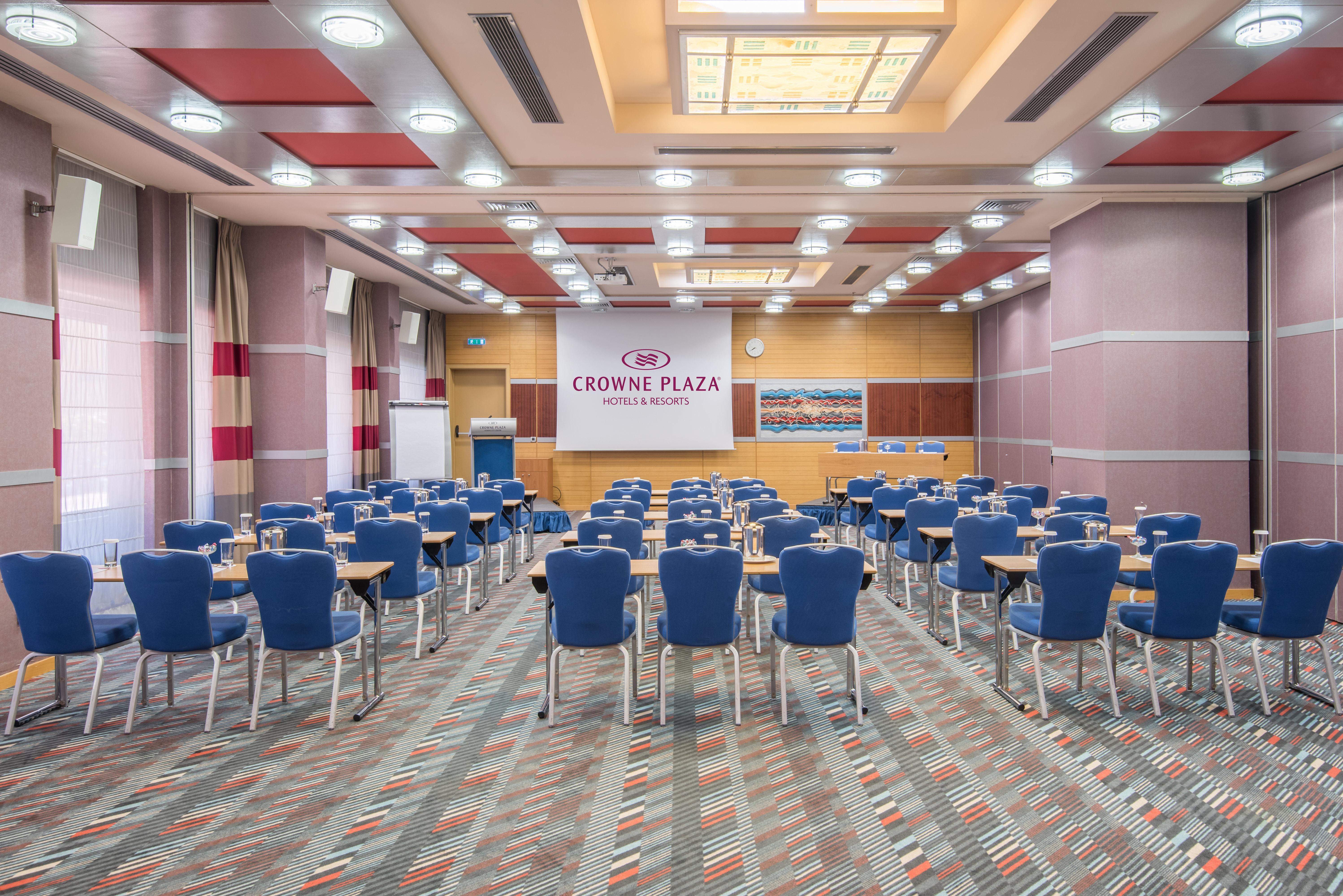 Crowne Plaza Centre By Ihg Hotel 5*