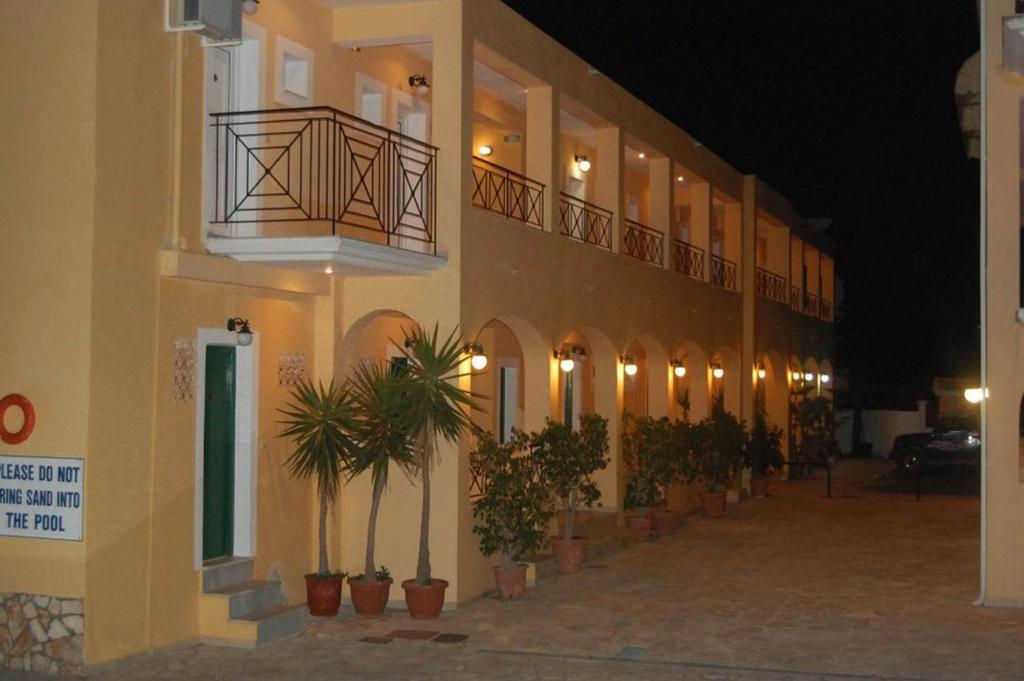 Aparthotel Lemon Grove And Kavos