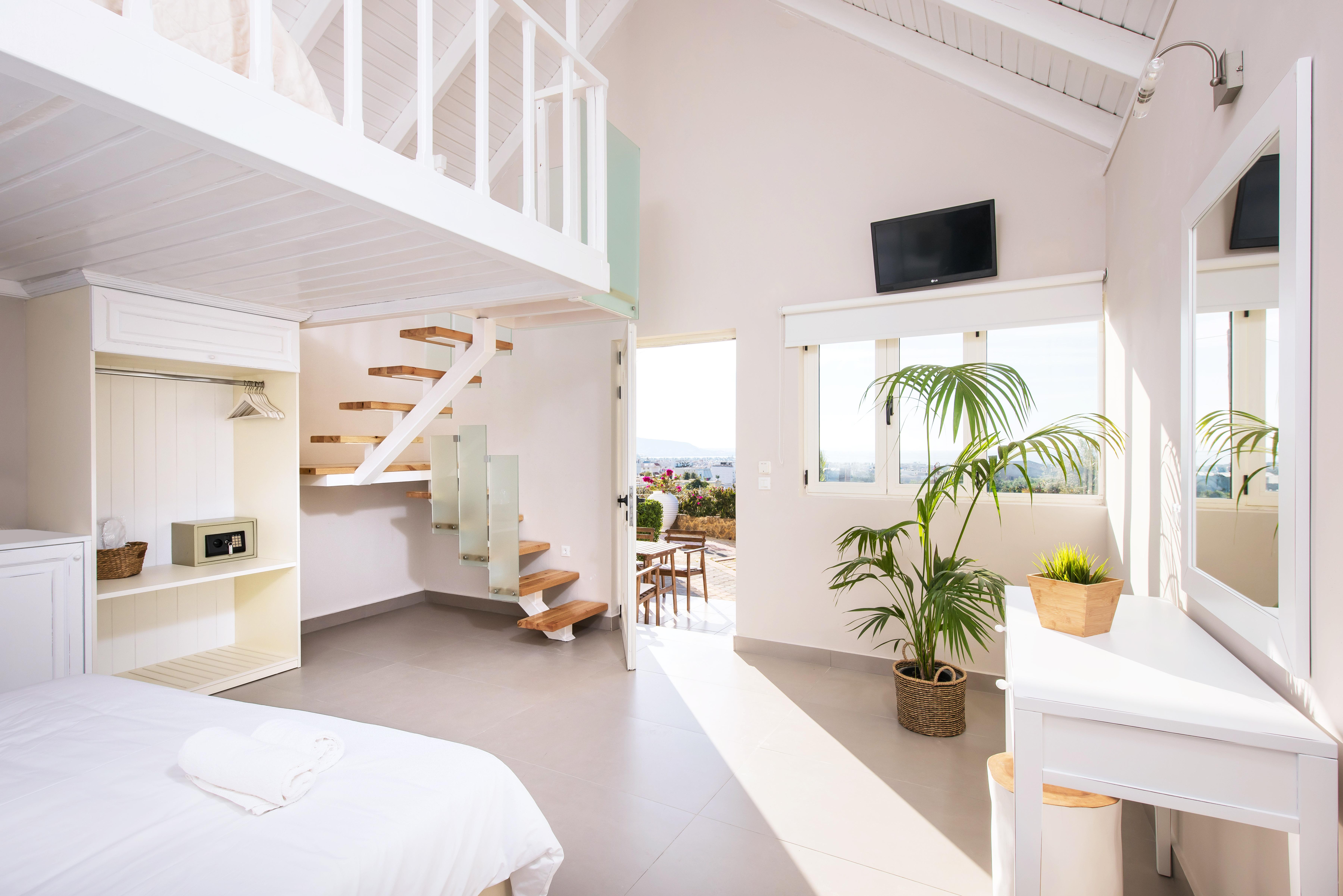 Notos Heights & Aparthotel