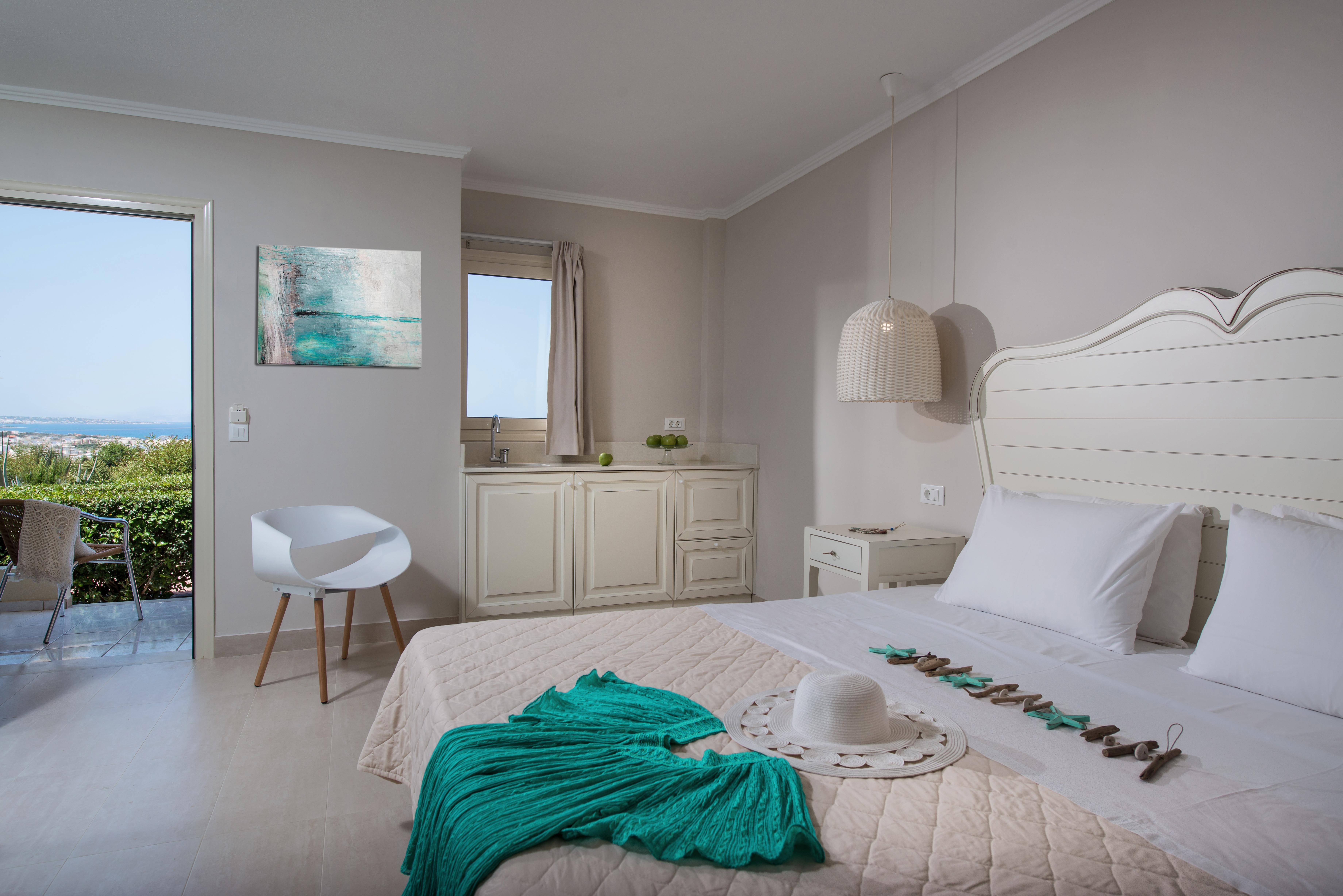 Notos Heights & Aparthotel 3*