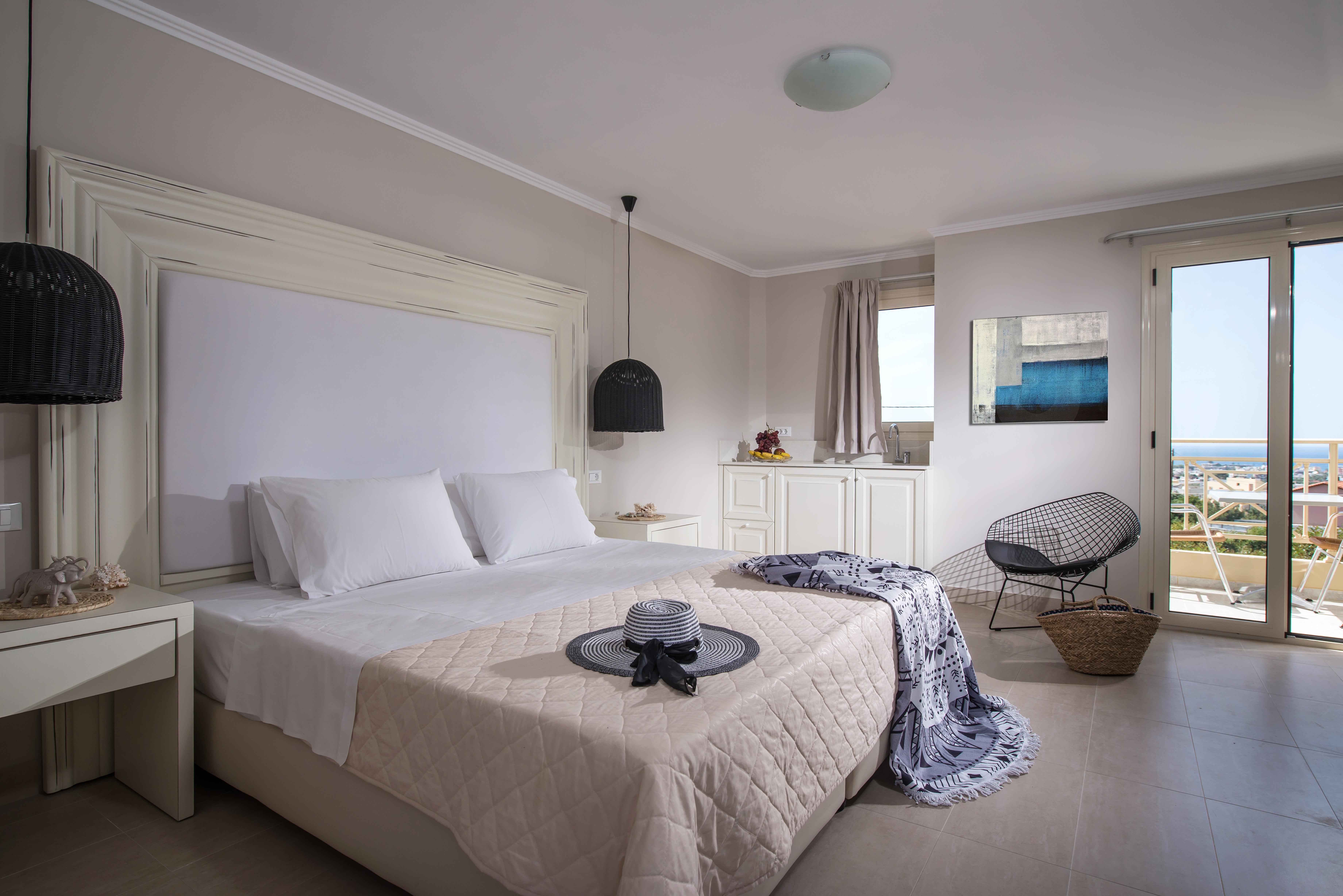 Notos Heights & Aparthotel