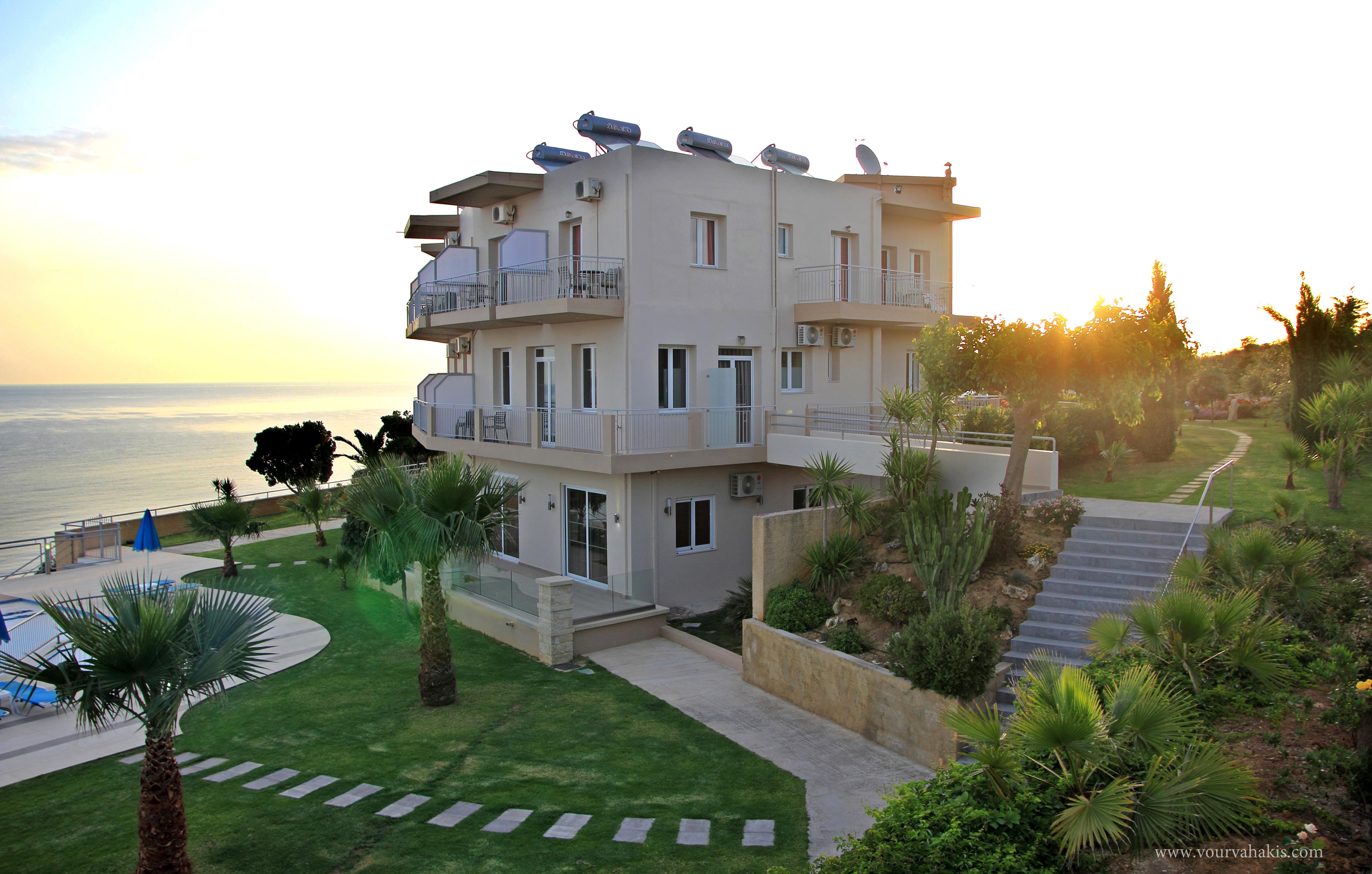 Renieris Hotel