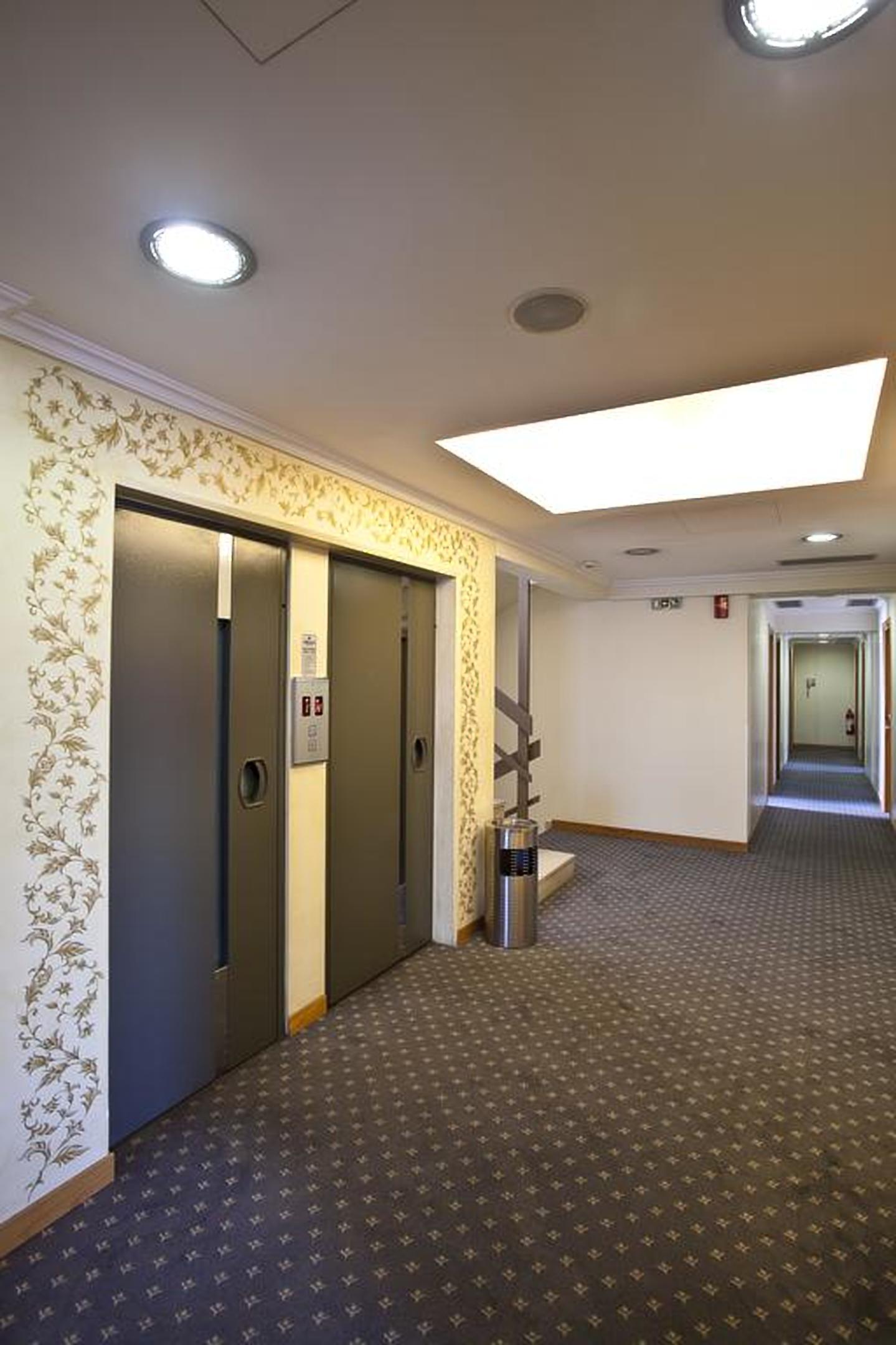 Crystal Hotel 3*