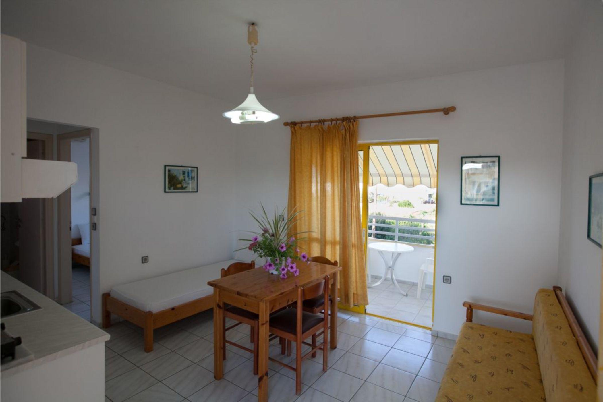 Aparthotel Cosmi Apts By Estia 3*