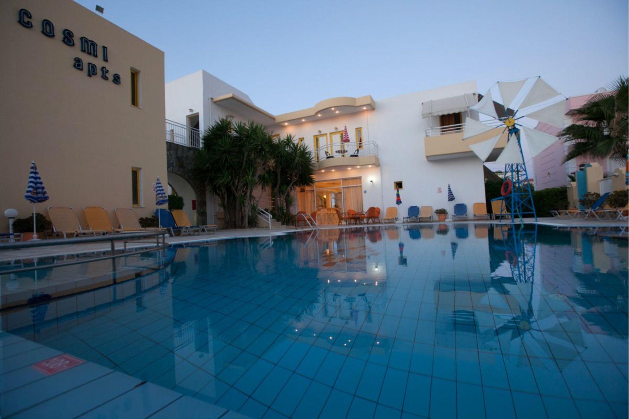 Aparthotel Cosmi Apts By Estia 3*