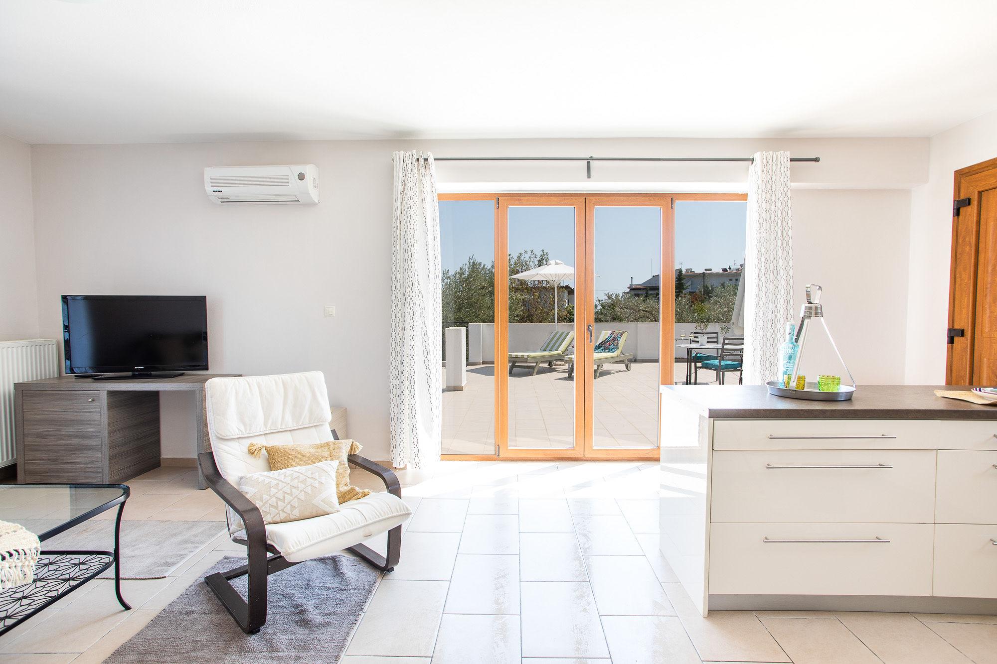 Avaton Hotel, Philian & Hotel