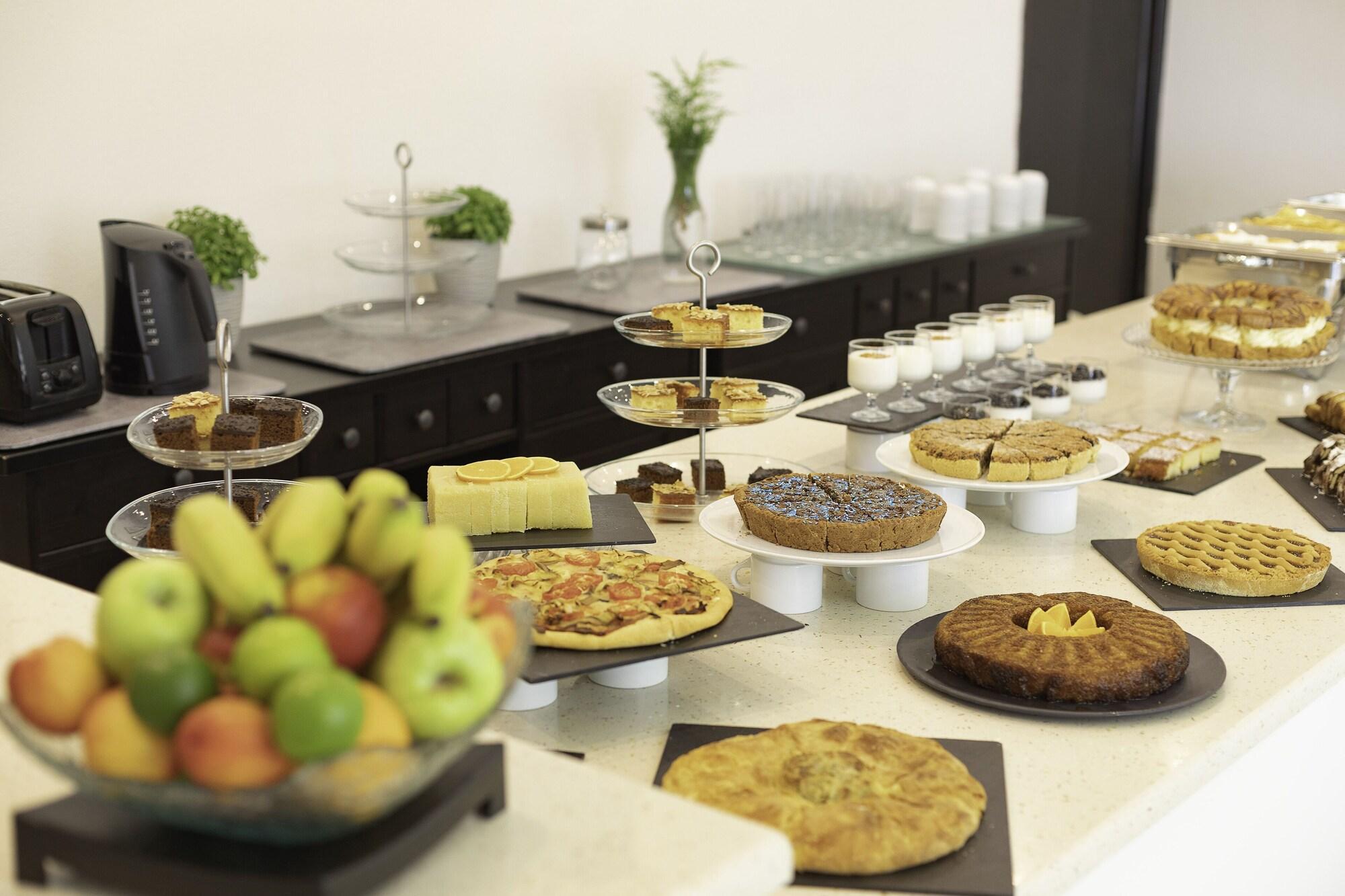 Avaton Hotel, Philian & Hotel