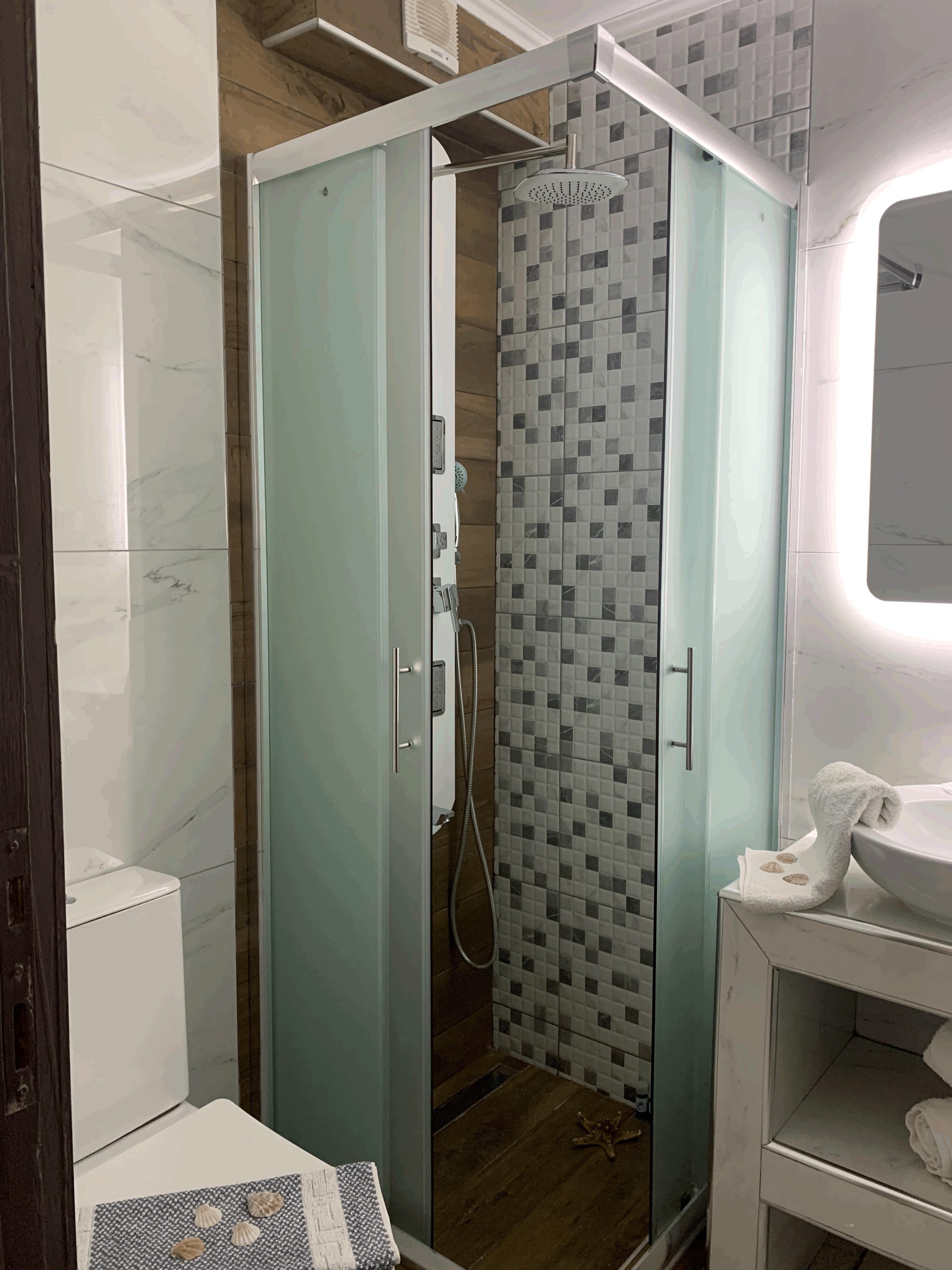 Polykratis Guest house 4*
