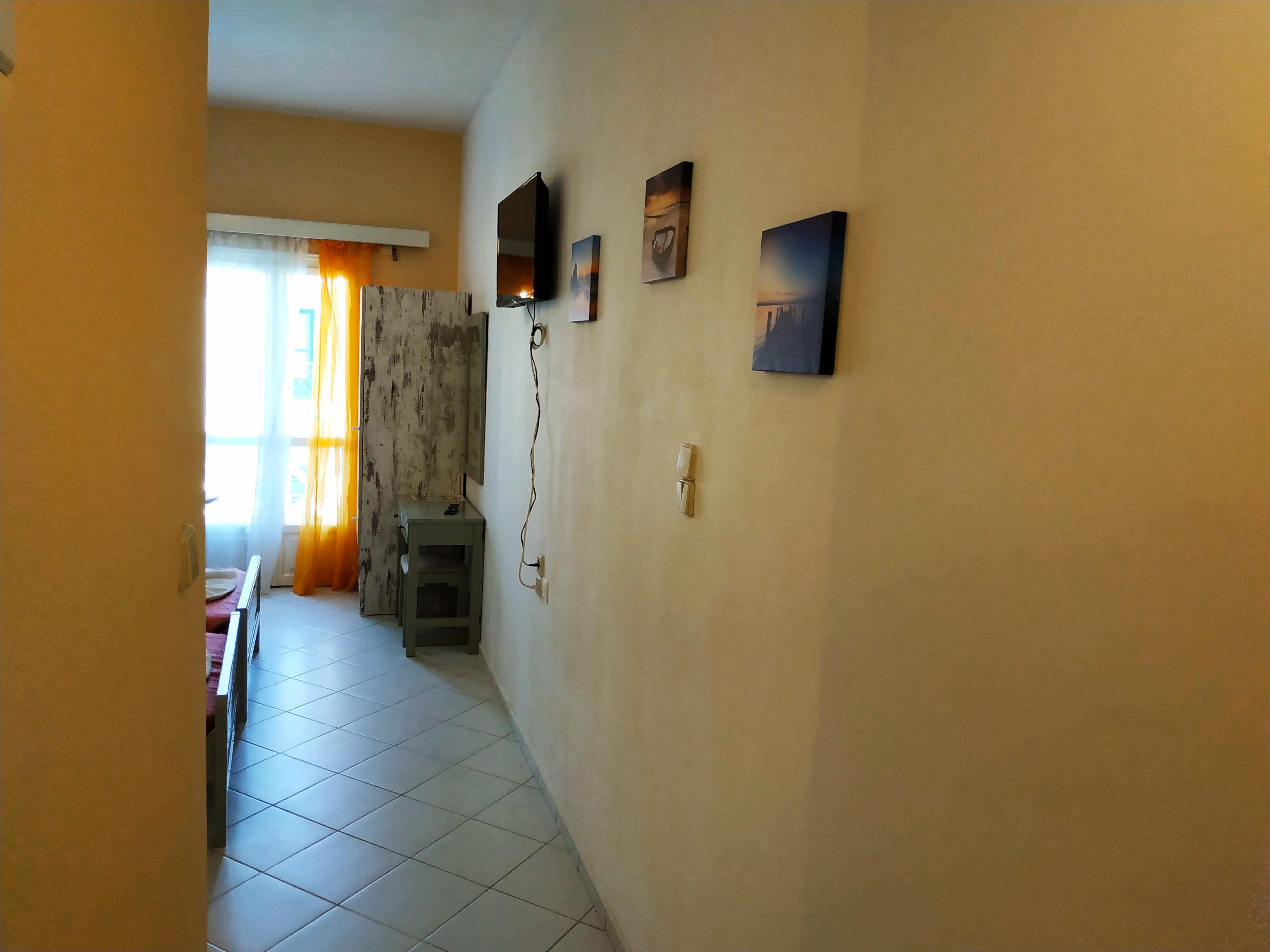 Renia Aparthotel