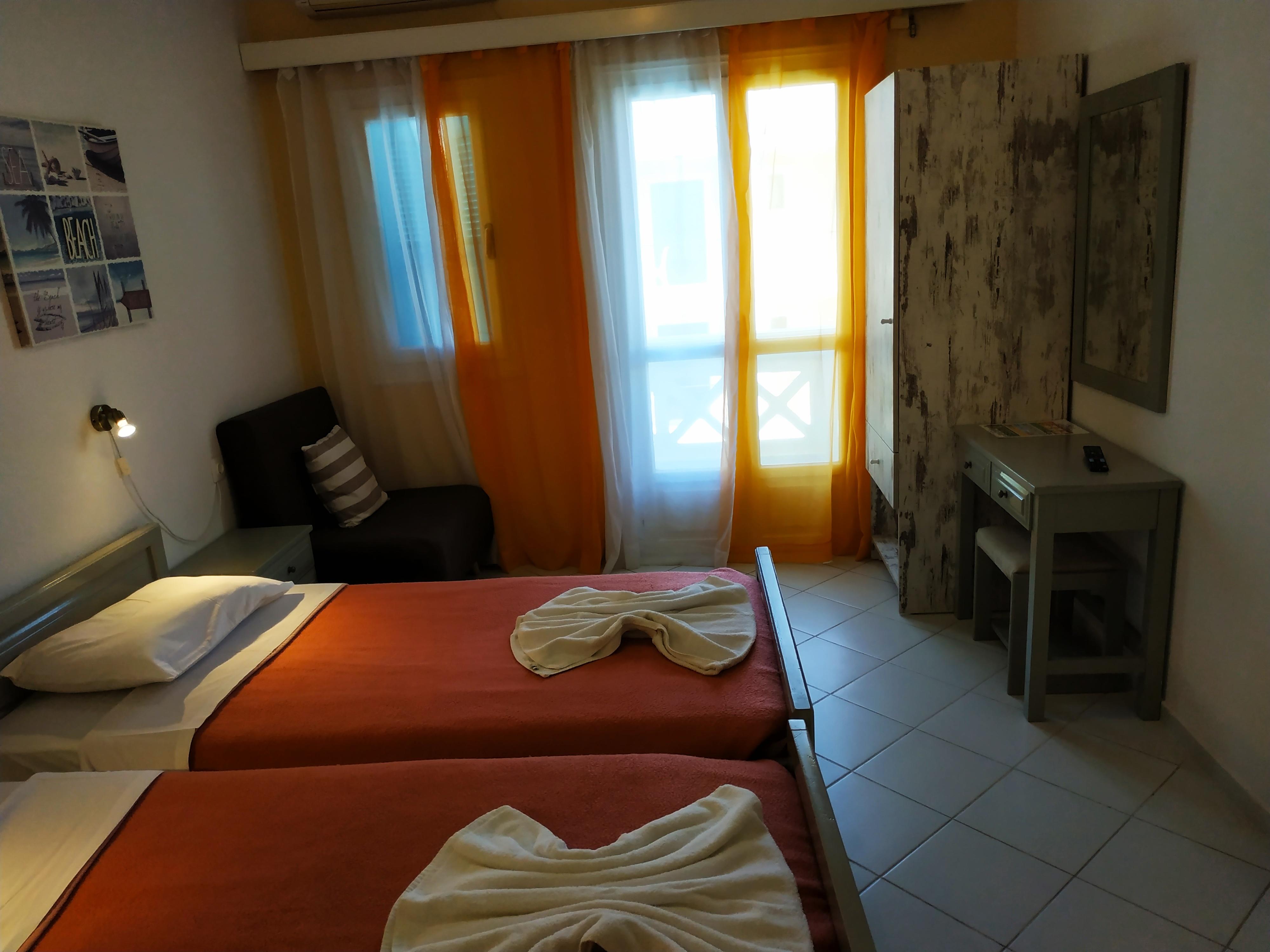 Renia Aparthotel