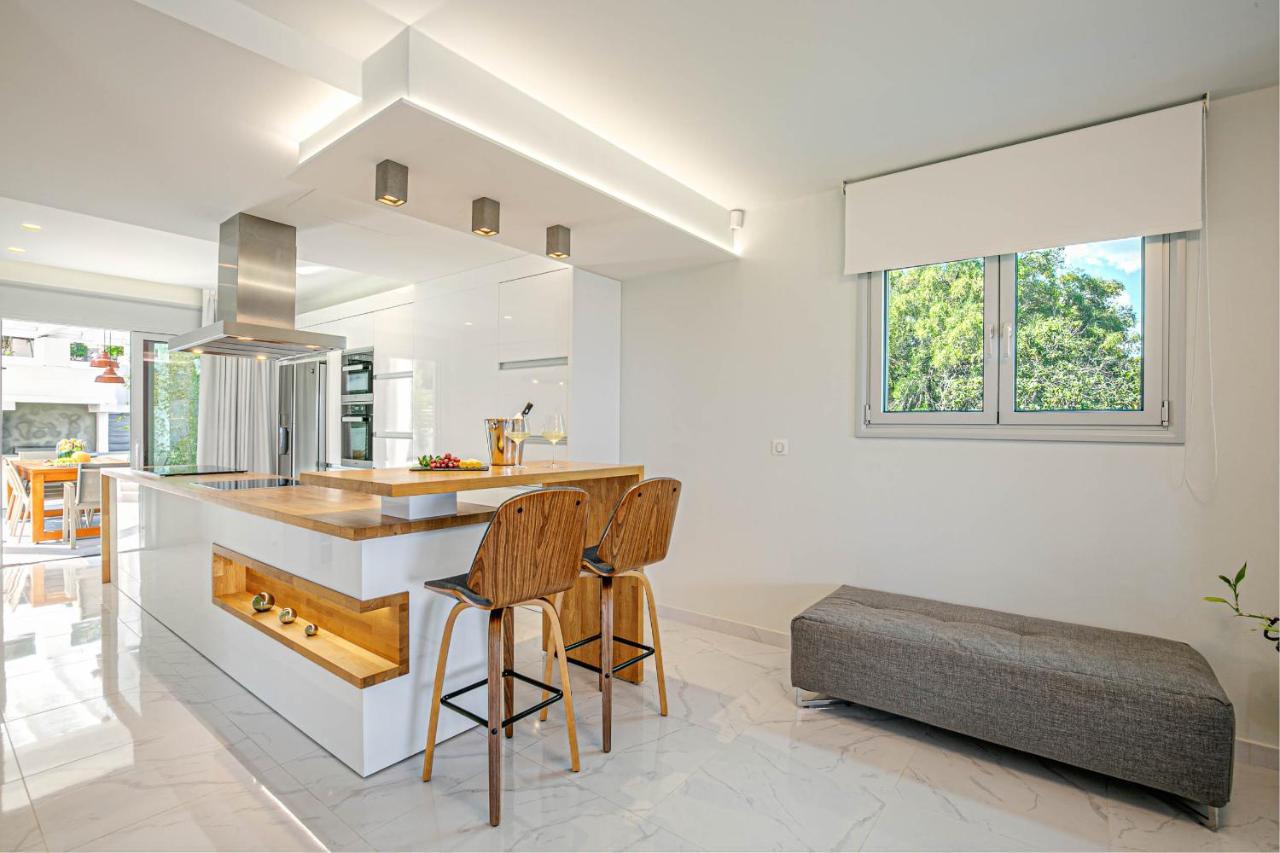 White Pearl Premium Corfu Evropouloi