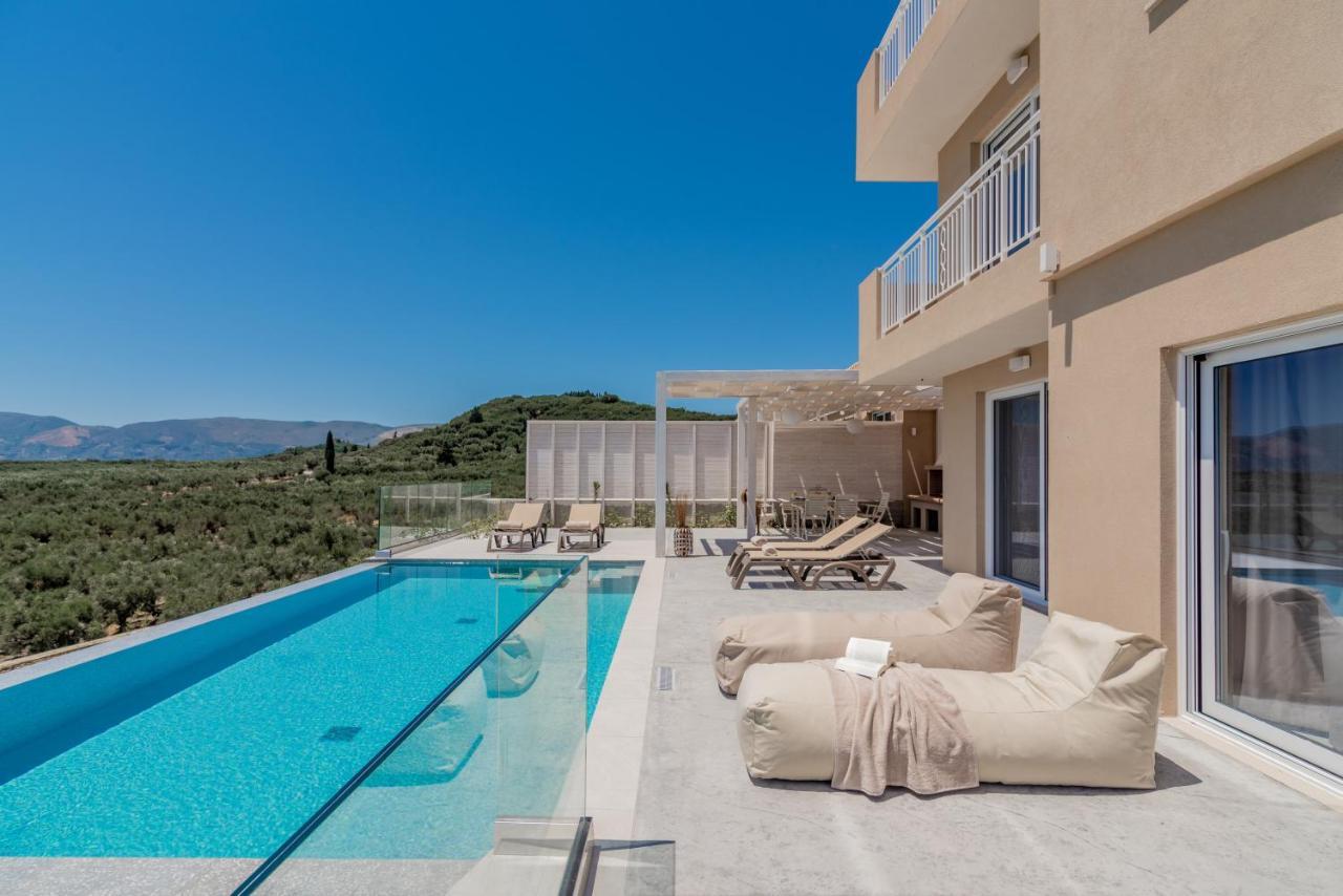 Spartakos Luxury 3 *