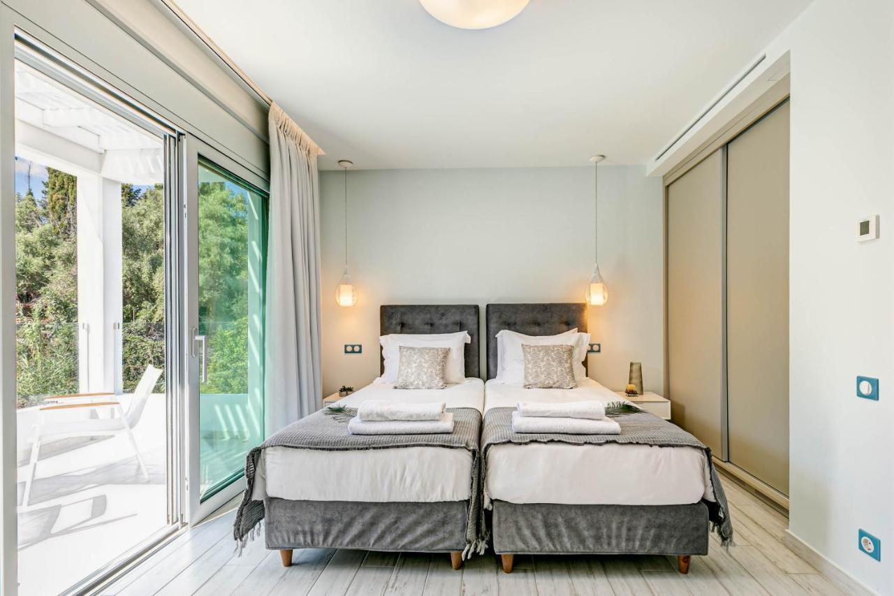 White Pearl Premium Corfu * Evropouloi