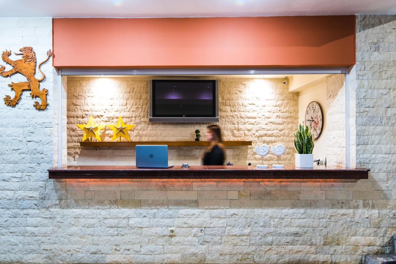 Real Palace 3* Malia (Crete)