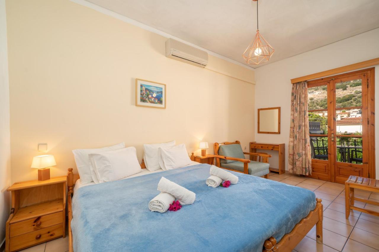 Alexatos & 2* Agia Efimia