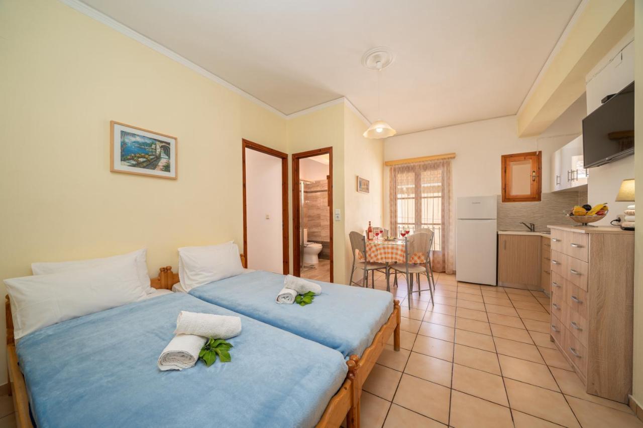 Aparthotel Alexatos & 2*