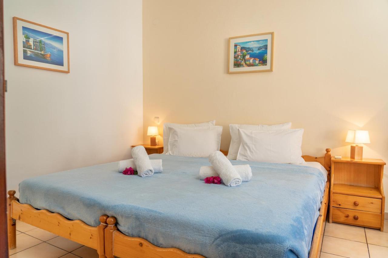 Alexatos & Aparthotel 2*