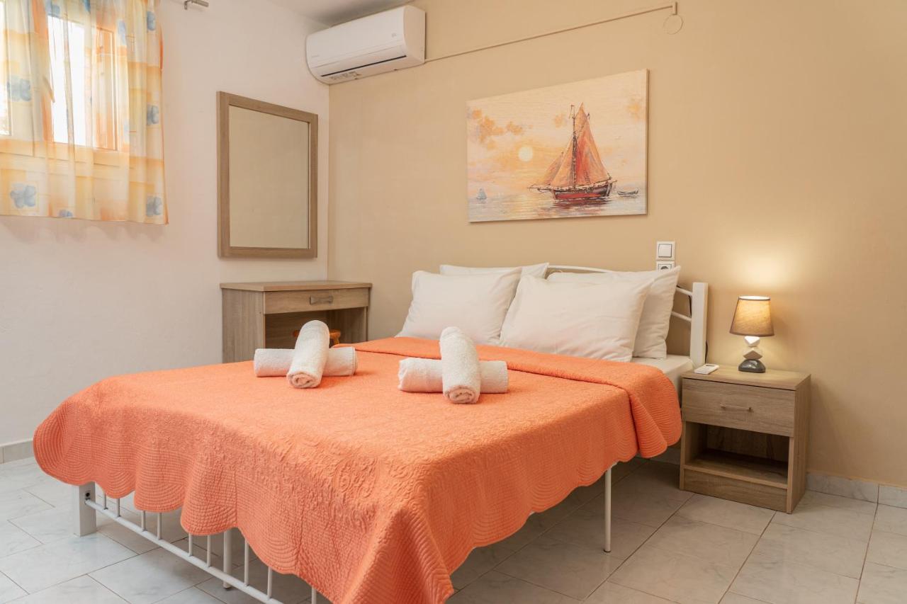Aparthotel Alexatos & 2*