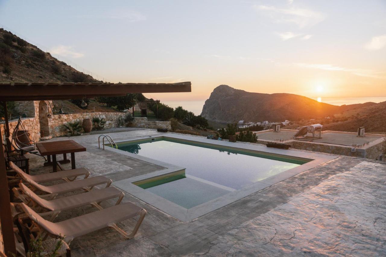 Hideaway Southcrete * Lentas