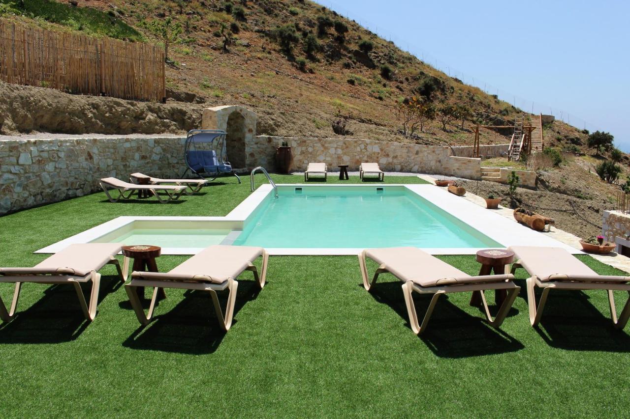 Hideaway Southcrete *
