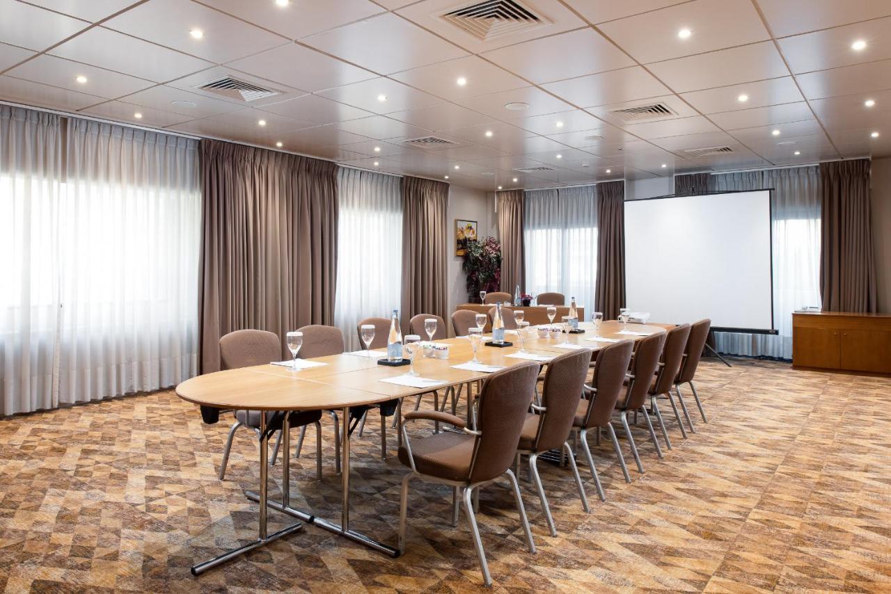 Crowne Plaza Centre By Ihg 5*