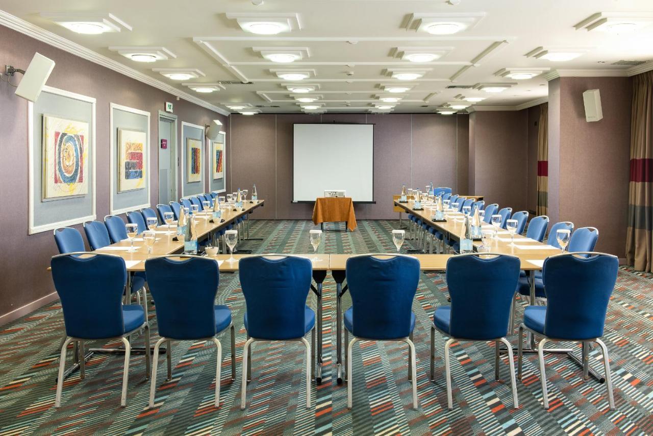 Crowne Plaza Centre By Ihg Hotel 5*