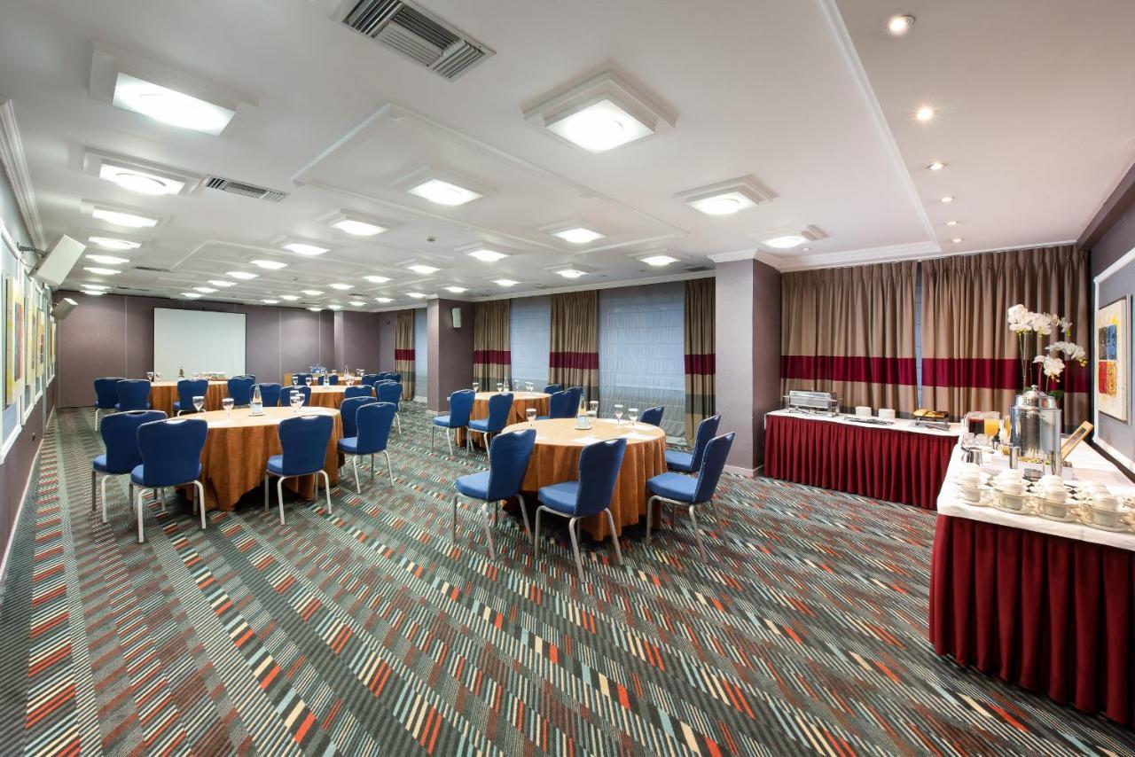 Hotel Crowne Plaza Centre By Ihg 5*