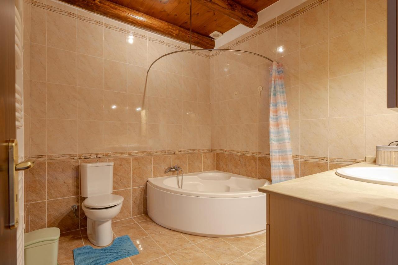Dimitris Villa *