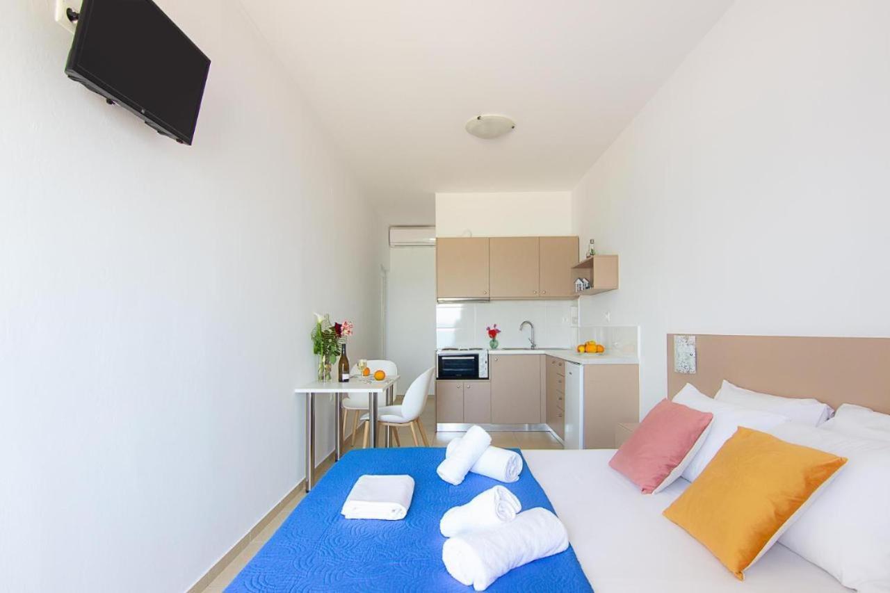 Creta Beachfront β For 2 Persons By Mps Apartment