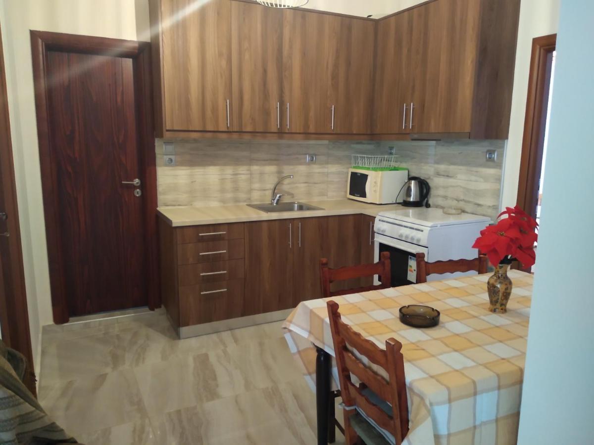 Pyrgos Aparthotel 2*