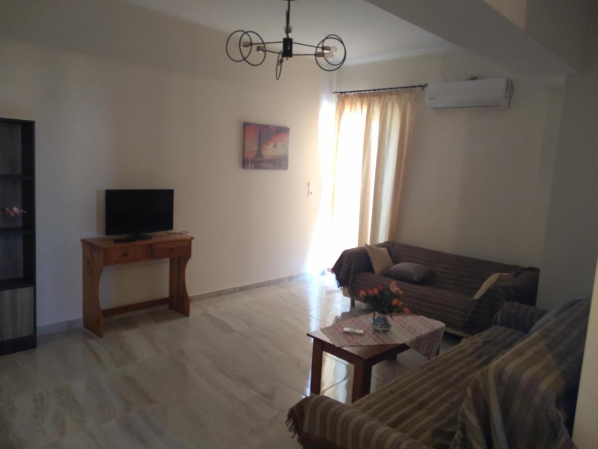 Pyrgos Aparthotel