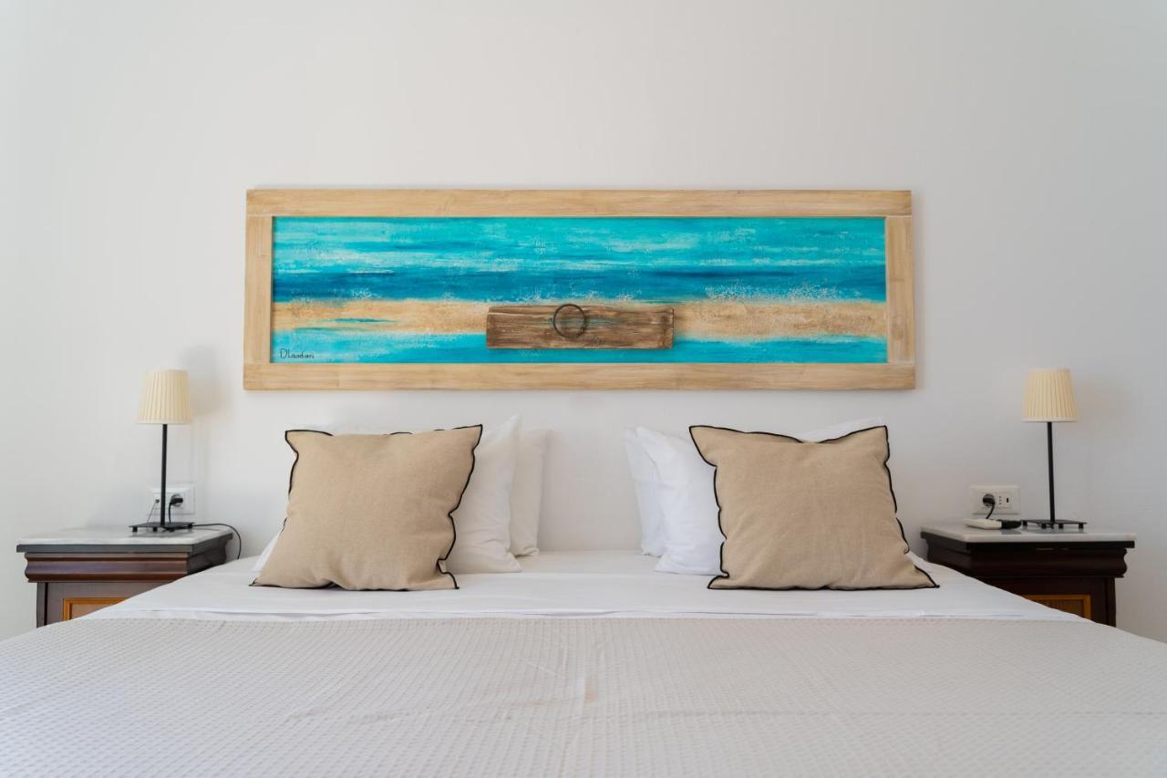Rhenia Hotel Tourlos