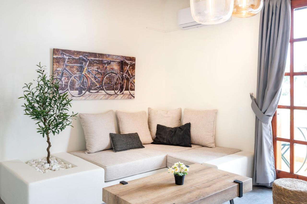 Jonathan Apartment