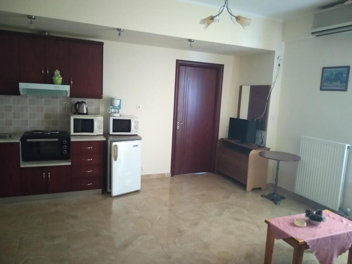 Pyrgos Aparthotel