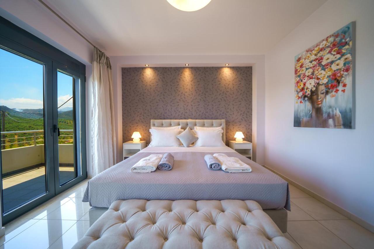 Mythic Olive - Heated Pool - Amazing View Villa *