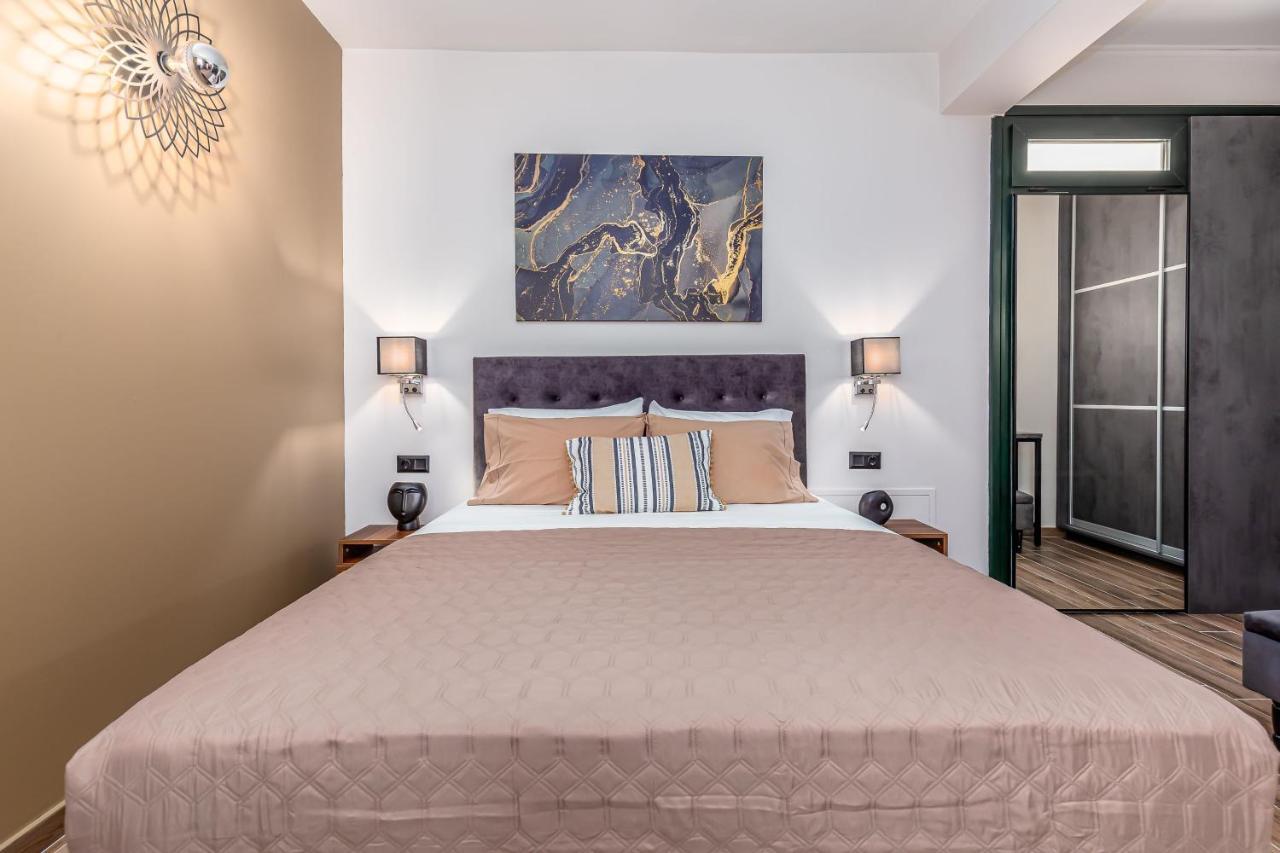 Titus Cfu Apartment