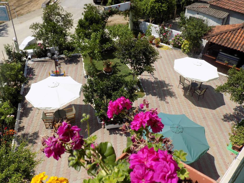Des Roses Hotel