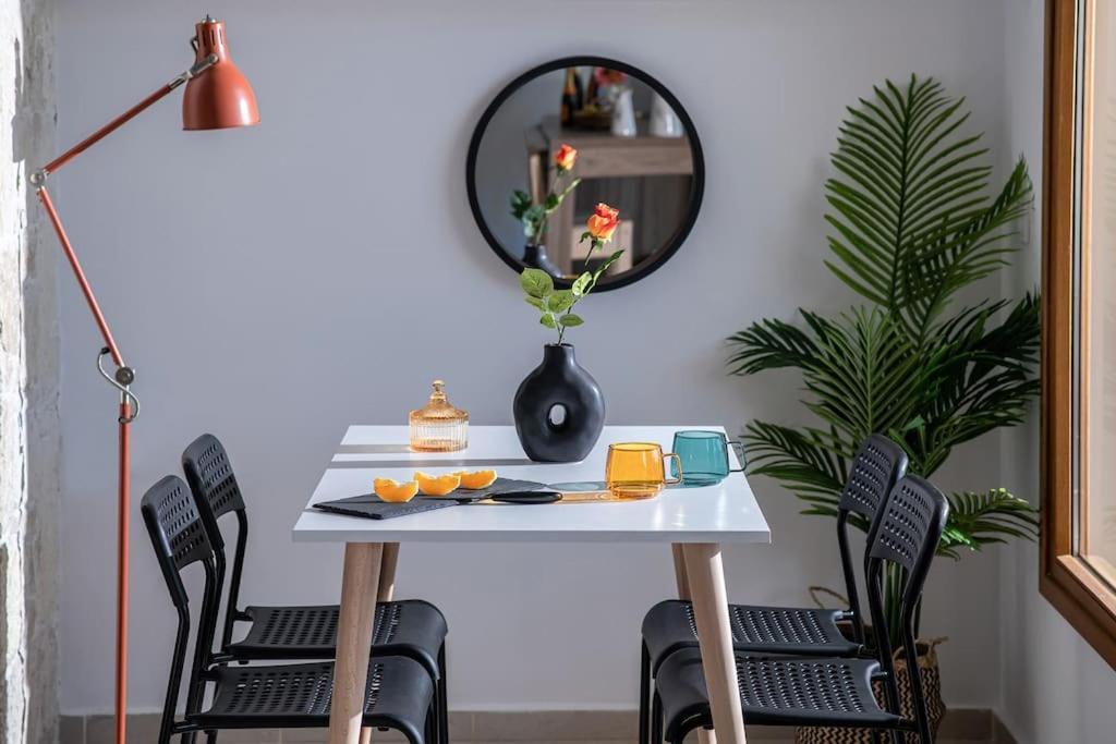 Beachfront Orange Apt-ligaria Holiday home *
