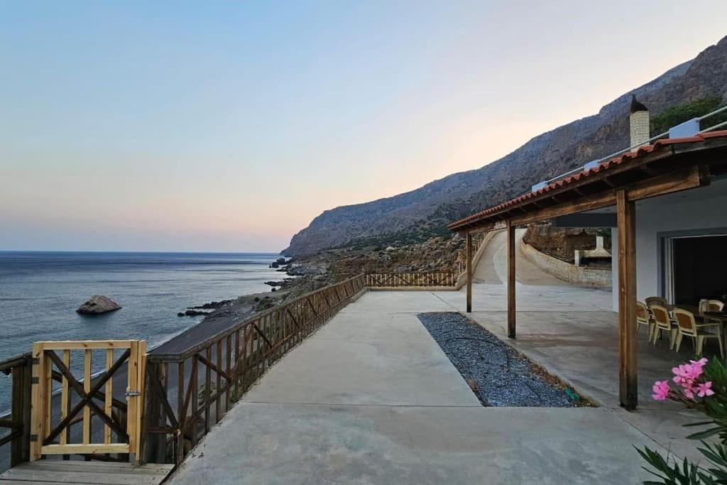 Amazing Seafront House With Private Beach * Paranimfoi