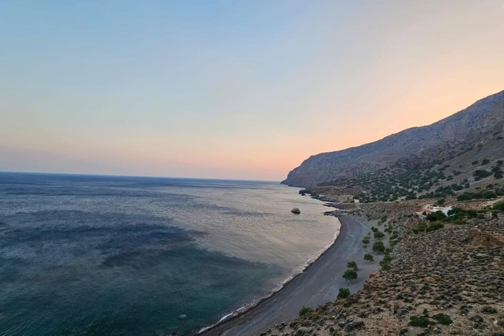 Amazing Seafront House With Private Beach * Paranimfoi