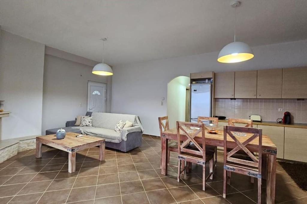 Amazing Seafront House With Private Beach *