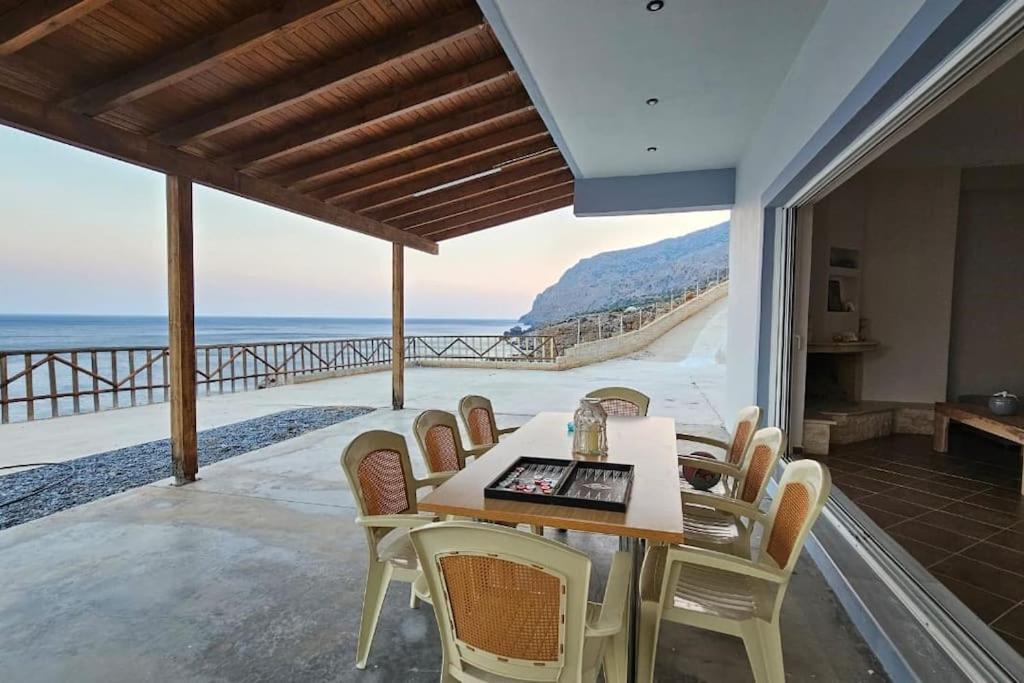 Amazing Seafront House With Private Beach Apartment