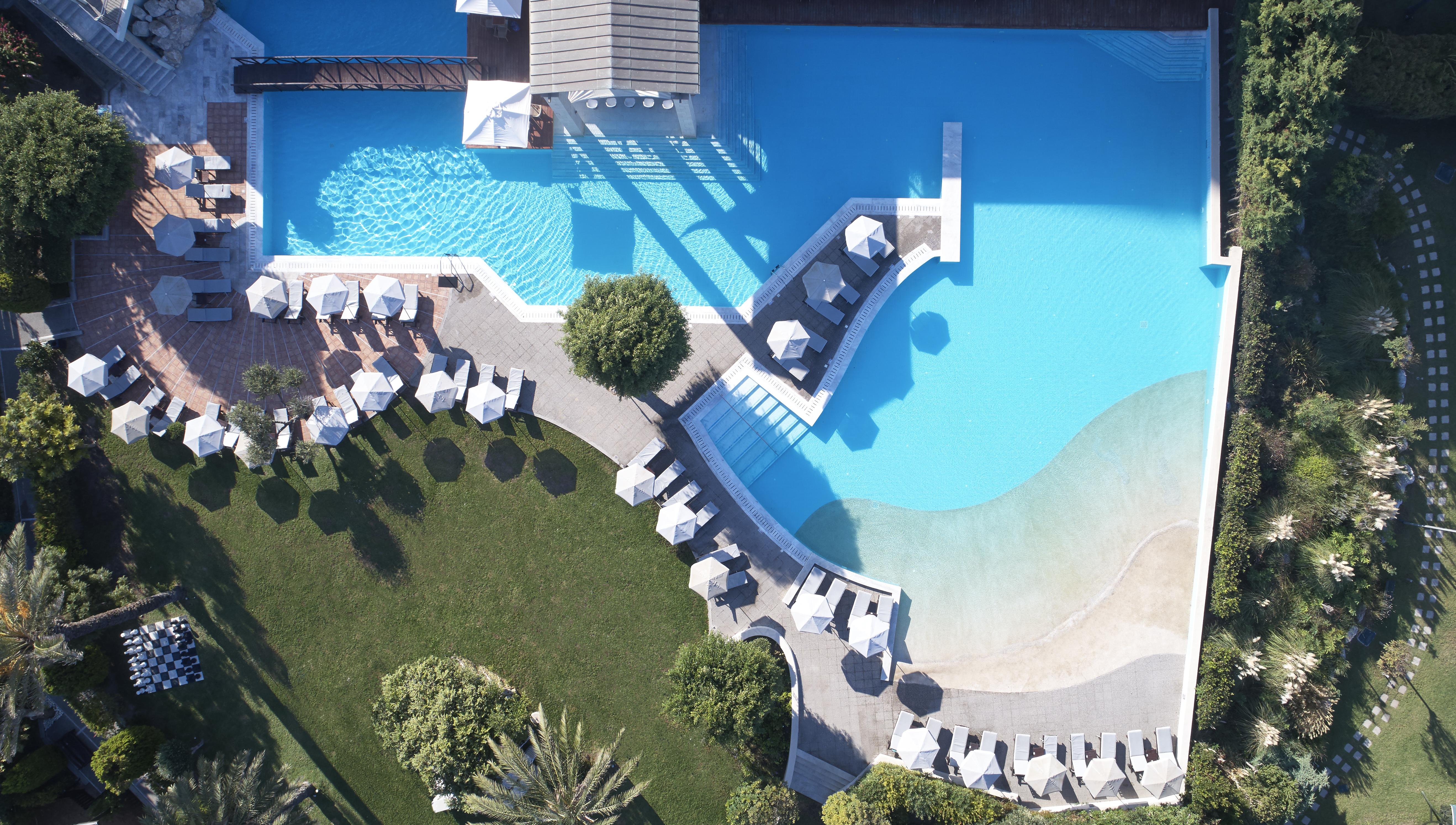 Amus & Hotel
