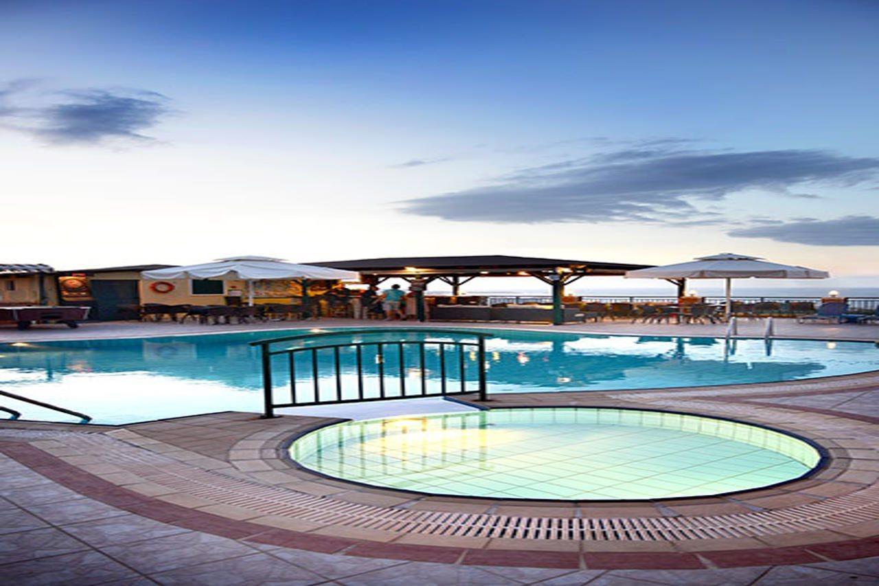Petra Village 3*