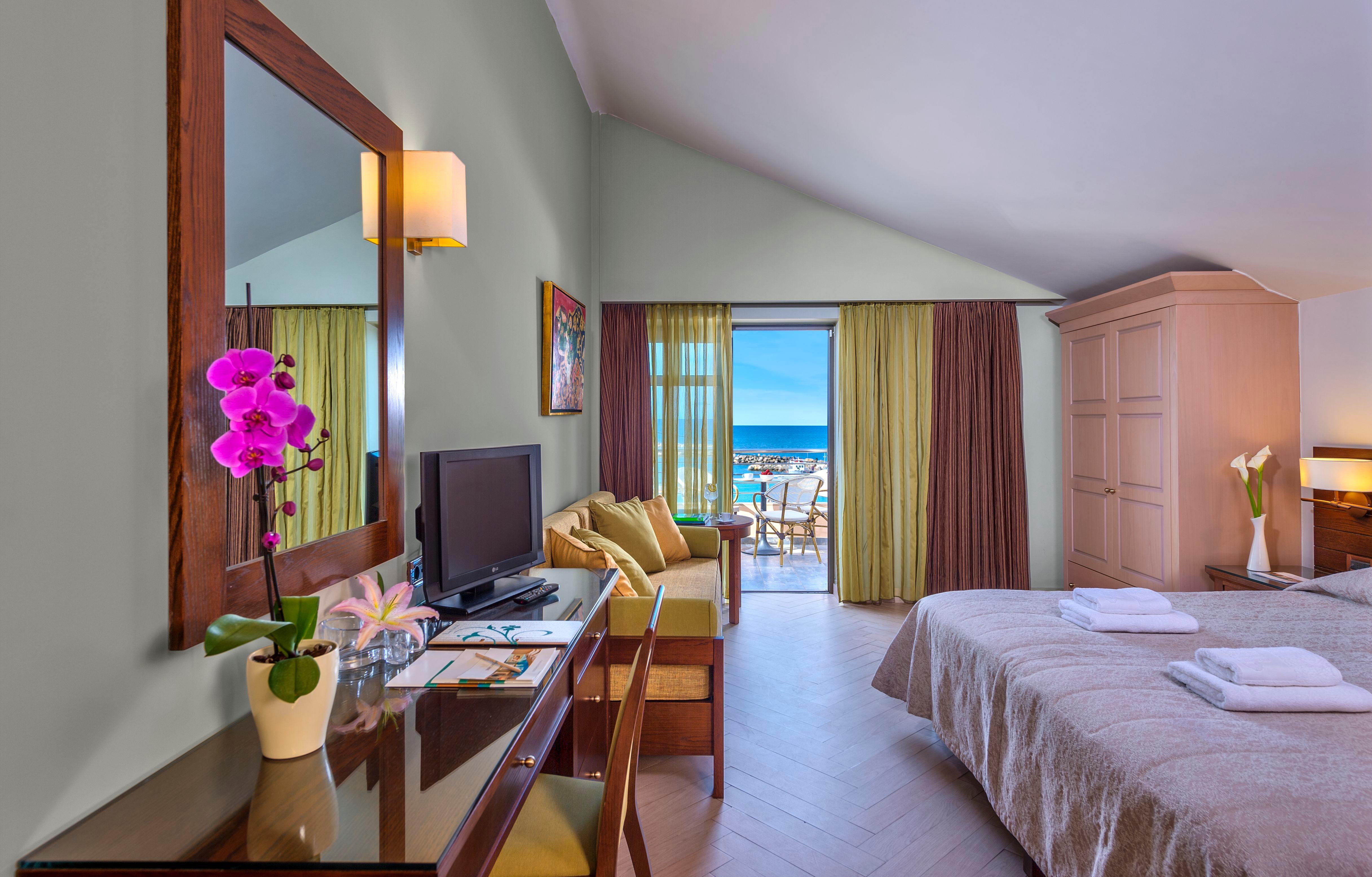 Resort Porto Platanias & Platanias (Crete)